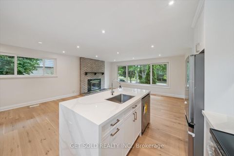 Photo 11 at 521 Grand Boulevard, FA Falgarwood, Oakville