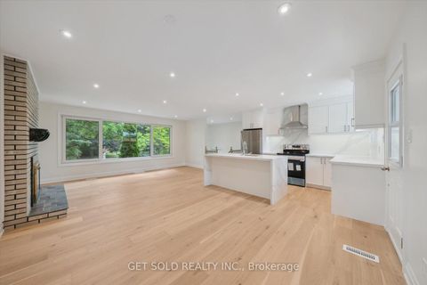 Photo 13 at 521 Grand Boulevard, FA Falgarwood, Oakville