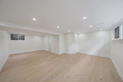 Photo 32 at 521 Grand Boulevard, FA Falgarwood, Oakville