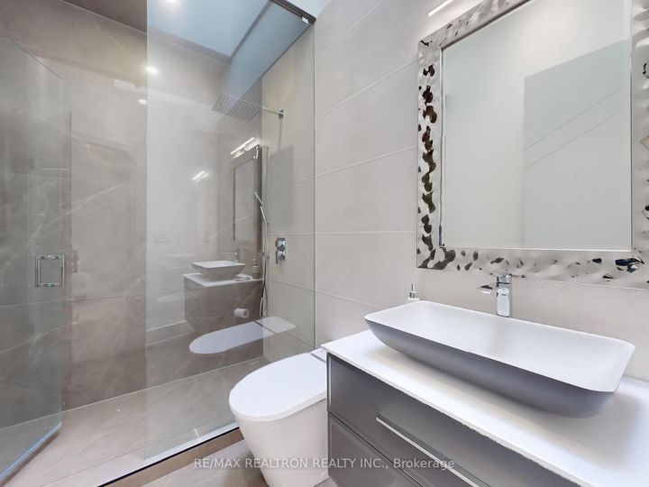 Photo 21 at 8 Elspeth Place, Grandview, Markham