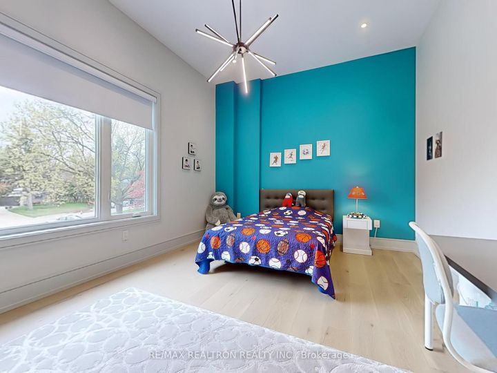 Photo 22 at 8 Elspeth Place, Grandview, Markham