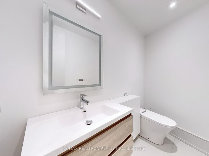 Photo 30 at 8 Elspeth Place, Grandview, Markham