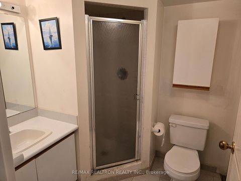 Photo 3 at 1014 - 160 Alton Tower Circle, Milliken, Toronto