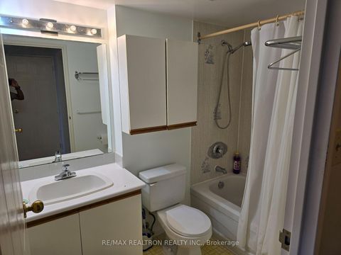 Photo 9 at 1014 - 160 Alton Tower Circle, Milliken, Toronto