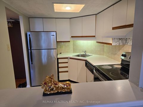 Photo 12 at 1014 - 160 Alton Tower Circle, Milliken, Toronto