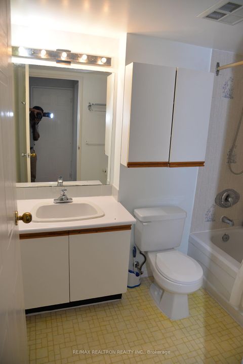 Photo 17 at 1014 - 160 Alton Tower Circle, Milliken, Toronto