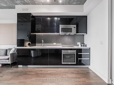 Photo 8 at 924 - 20 Minowan Miikan Lane, Little Portugal, Toronto
