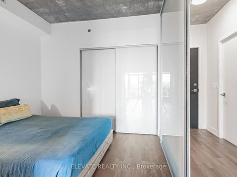 Photo 11 at 924 - 20 Minowan Miikan Lane, Little Portugal, Toronto