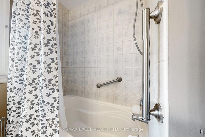 Photo 15 at 340 Bruce Street, Central, Oshawa