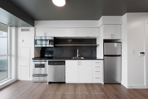 Photo 7 at 605 - 80 Western Battery Road, Niagara, Toronto