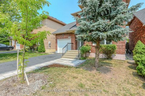 Photo 4 at 2155 Peachtree Lane, WM Westmount, Oakville
