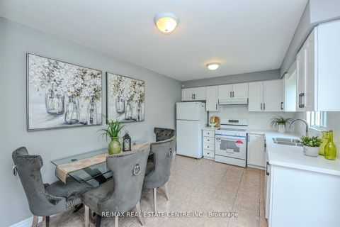 Photo 12 at 2155 Peachtree Lane, WM Westmount, Oakville