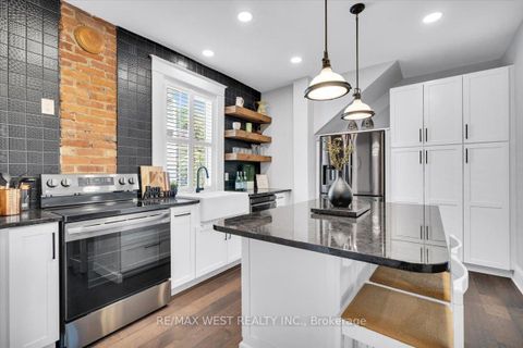 Photo 14 at 206 Howard Park Avenue, Swansea, Toronto
