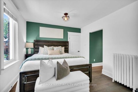 Photo 24 at 206 Howard Park Avenue, Swansea, Toronto