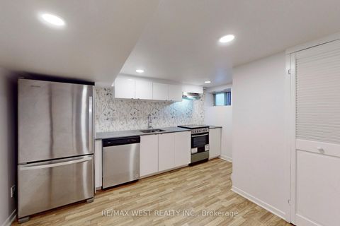 Photo 40 at 206 Howard Park Avenue, Swansea, Toronto