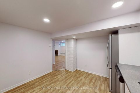 Photo 41 at 206 Howard Park Avenue, Swansea, Toronto