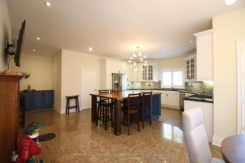 Photo 11 at 17 Duncton Wood Crescent, Hills of St Andrew, Aurora