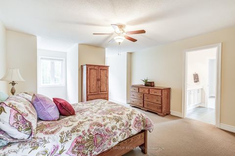 Photo 24 at 17 Duncton Wood Crescent, Hills of St Andrew, Aurora
