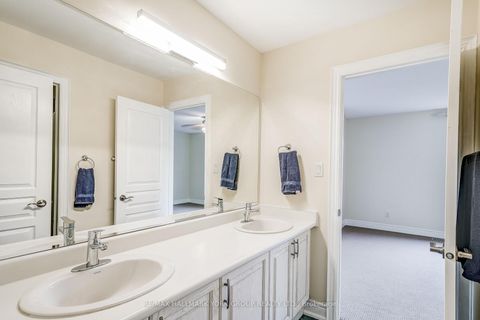 Photo 30 at 17 Duncton Wood Crescent, Hills of St Andrew, Aurora