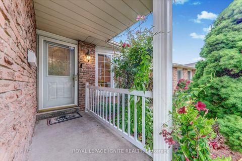 Photo 2 at 42 Fireside Drive, Rouge E11, Toronto