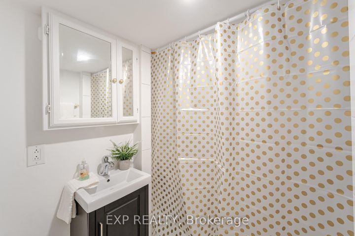 Photo 34 at 214 Silverthorn Avenue, Pellam Park, Toronto