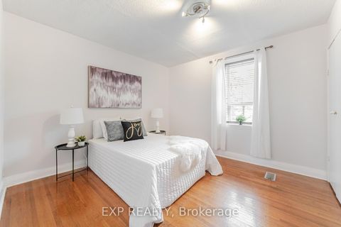 Photo 20 at 214 Silverthorn Avenue, Pellam Park, Toronto