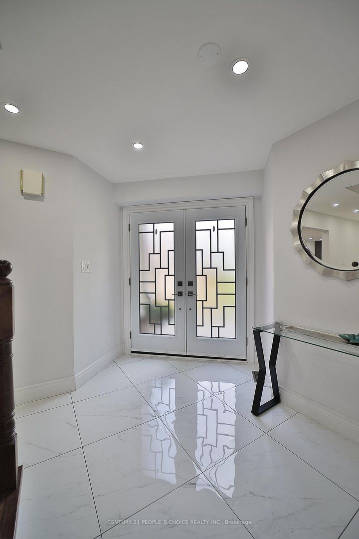 Photo 3 at 3596 Nutcracker Drive, Lisgar, Mississauga