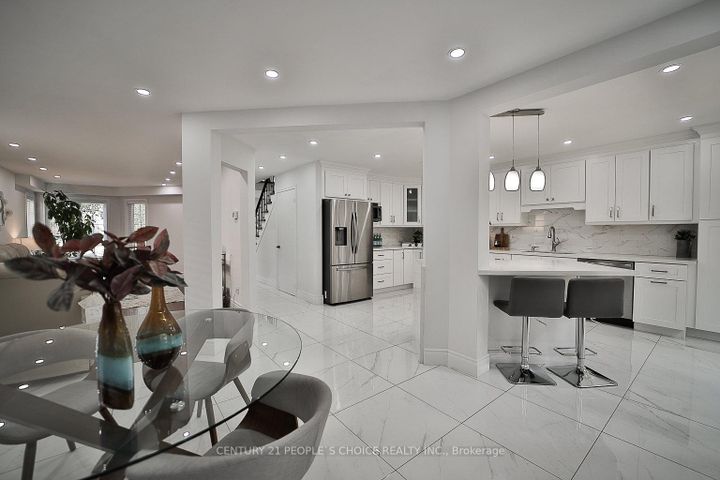 Photo 7 at 3596 Nutcracker Drive, Lisgar, Mississauga