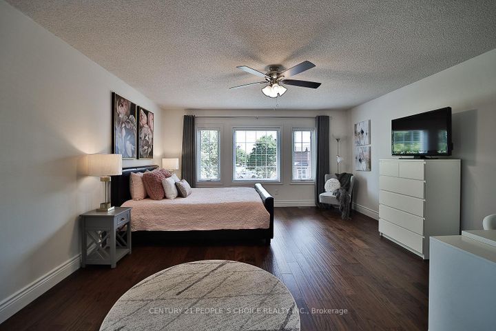 Photo 17 at 3596 Nutcracker Drive, Lisgar, Mississauga