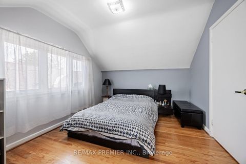 Photo 12 at 32 Genthorn Avenue, Kipling, Toronto