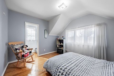 Photo 13 at 32 Genthorn Avenue, Kipling, Toronto