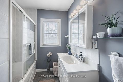 Photo 14 at 32 Genthorn Avenue, Kipling, Toronto