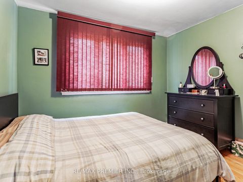 Photo 19 at 32 Genthorn Avenue, Kipling, Toronto