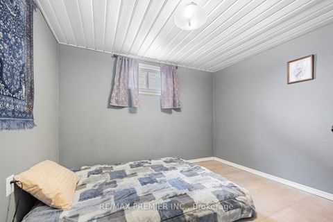 Photo 23 at 32 Genthorn Avenue, Kipling, Toronto