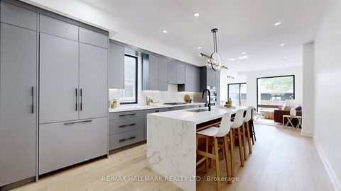 Photo 8 at 122 Crawford Street, Bellwoods, Toronto