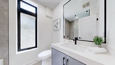 Photo 21 at 122 Crawford Street, Bellwoods, Toronto