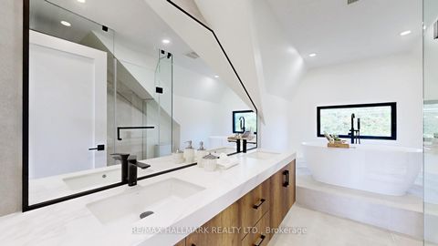 Photo 27 at 122 Crawford Street, Bellwoods, Toronto