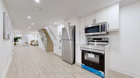 Photo 30 at 122 Crawford Street, Bellwoods, Toronto