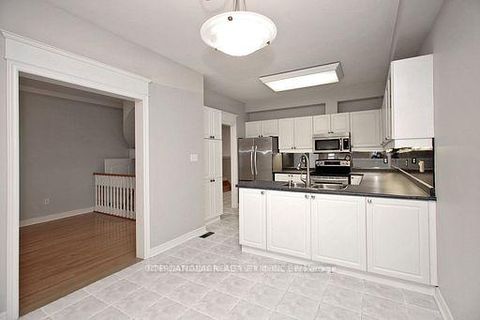 Photo 4 at 27 - 255 Shaftsbury Avenue, Westbrook, Richmond Hill