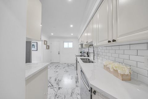 Photo 11 at 962 Midland Avenue, Kennedy Park, Toronto