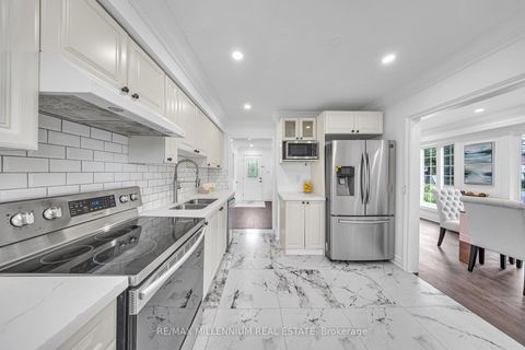Photo 13 at 962 Midland Avenue, Kennedy Park, Toronto