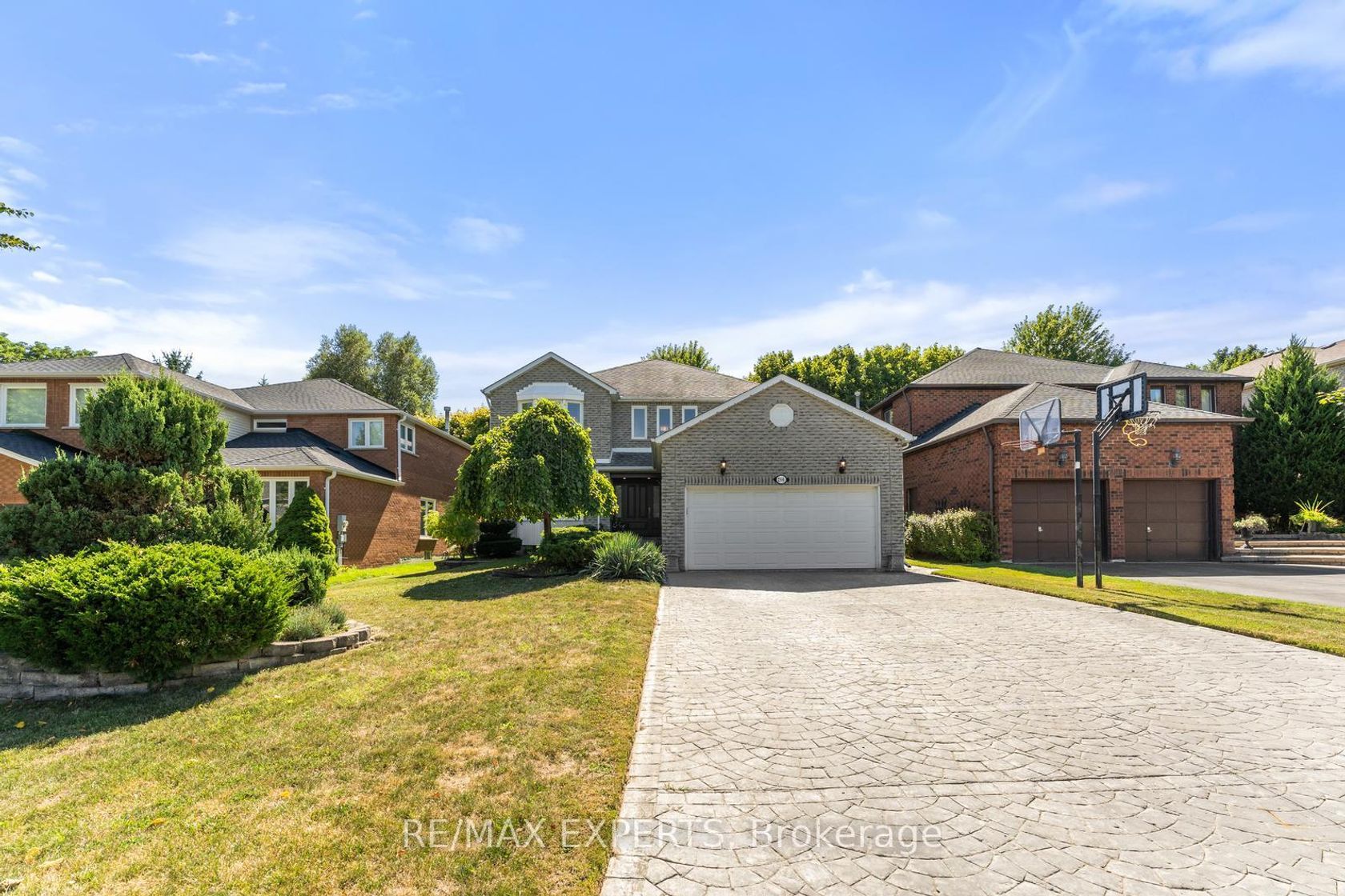 286 Kirby Crescent, Glenway Estates, Newmarket photo number 2