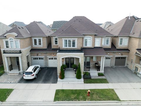 Photo 2 at 231 Sarah Cline Drive, GO Glenorchy, Oakville