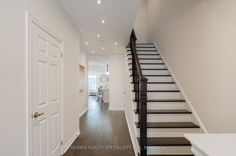 Photo 3 at 231 Sarah Cline Drive, GO Glenorchy, Oakville