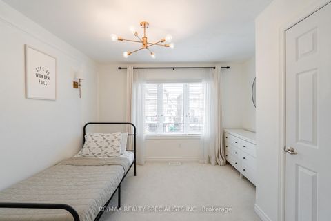 Photo 15 at 231 Sarah Cline Drive, GO Glenorchy, Oakville