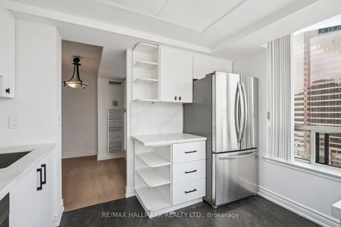 Photo 8 at 1214 - 7 Bishop Avenue, Newtonbrook East, Toronto