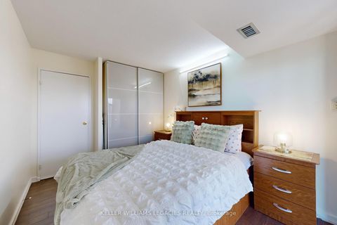 Photo 11 at 1603 - 10 Markbrook Lane, Jamestown, Toronto