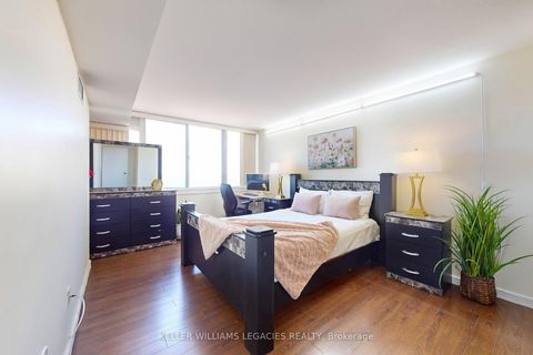 Photo 16 at 1603 - 10 Markbrook Lane, Jamestown, Toronto