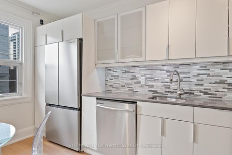 Photo 13 at 402 - 114 Vaughan Road, Cedarvale, Toronto
