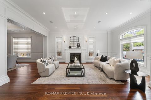 Photo 5 at 117 Upper Canada Drive, Windfields, Toronto